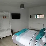 2 Serviced Apartments In Childwall-South Liverpool - Each Apartment Sleeps 6
