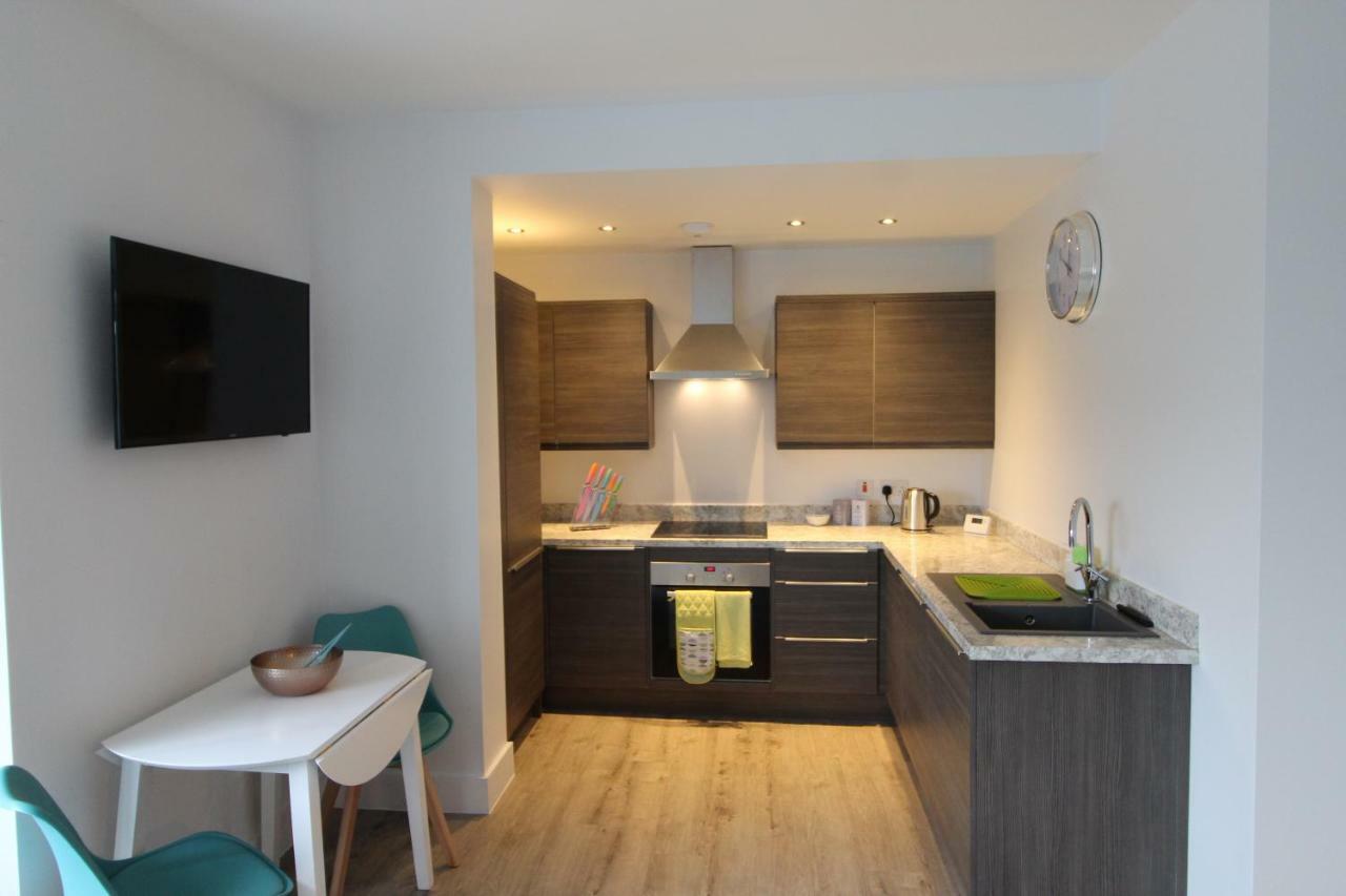 Apartment 2 Serviced In Childwall-south - Each Sleeps 6 Liverpool