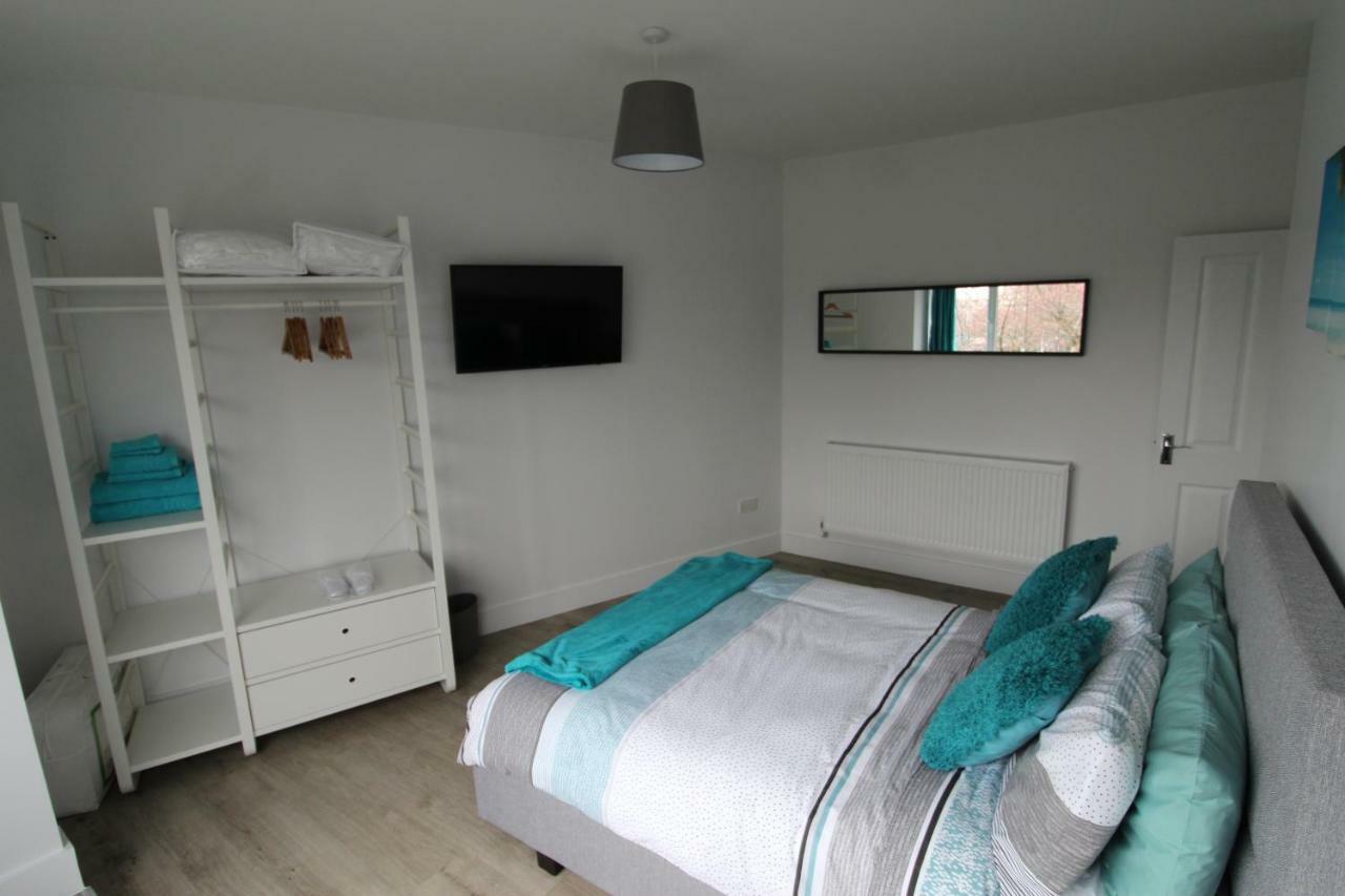 Apartment 2 Serviced In Childwall-south - Each Sleeps 6