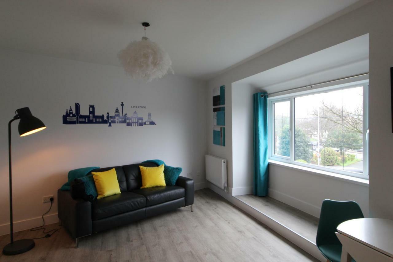 Apartment 2 Serviced In Childwall-south - Each Sleeps 6 *