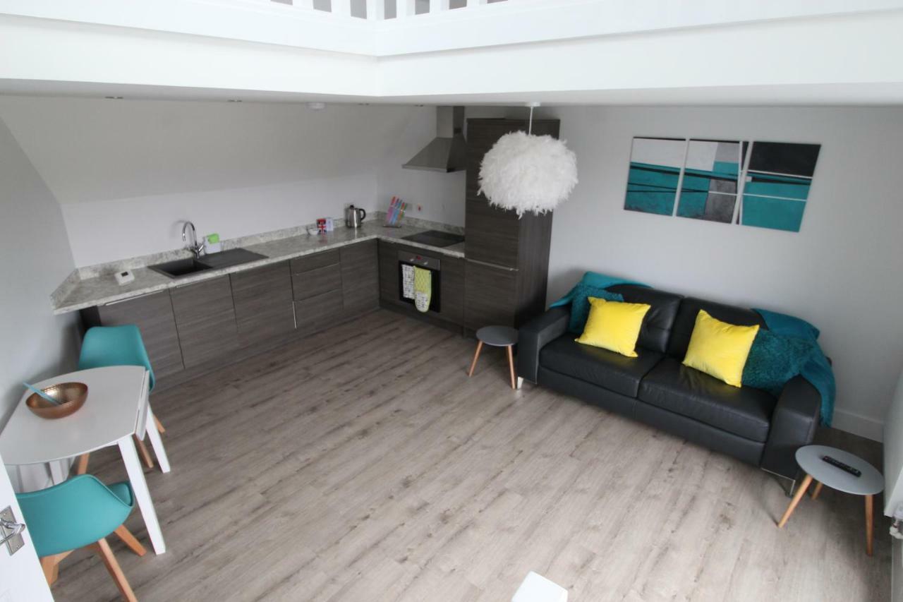 2 Serviced In Childwall-south - Each Sleeps 6 Liverpool