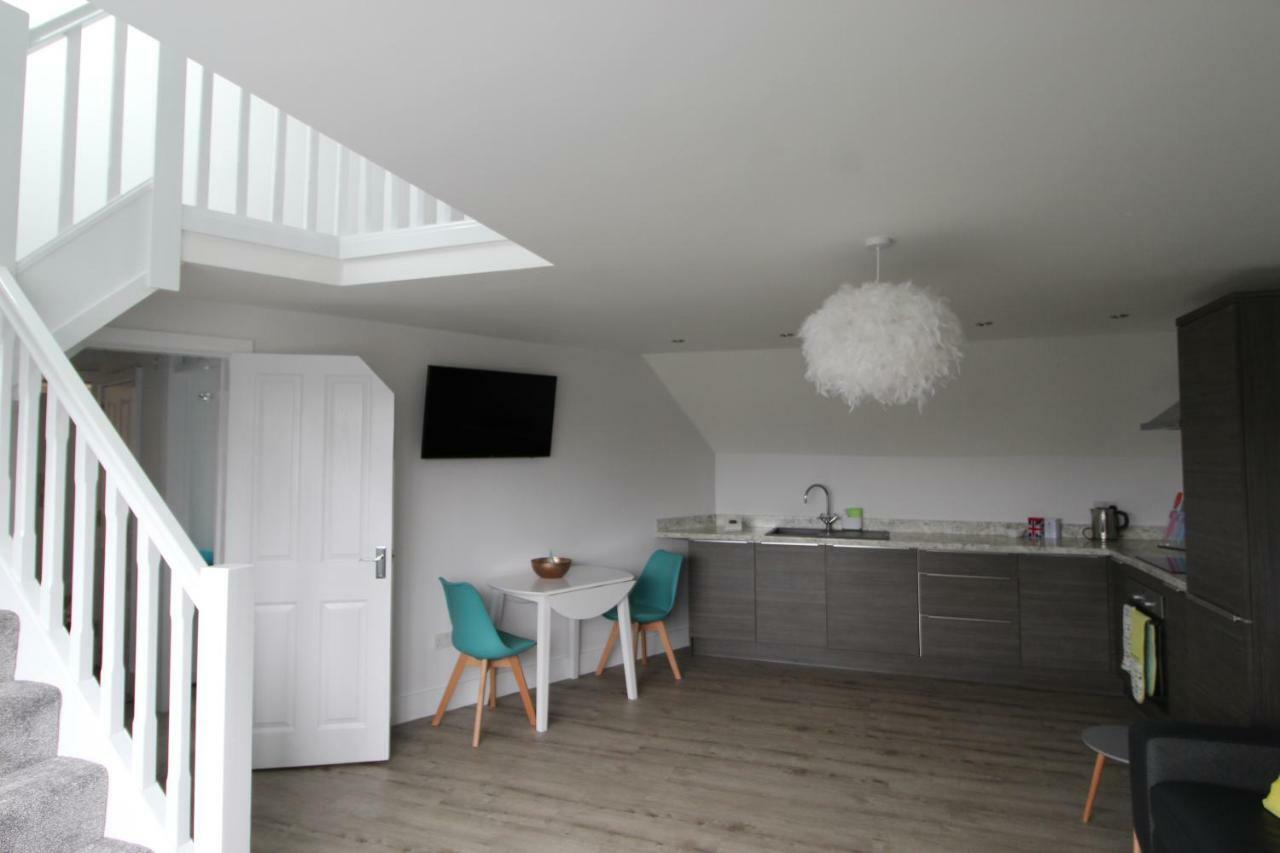 Apartment 2 Serviced In Childwall-south - Each Sleeps 6 Liverpool