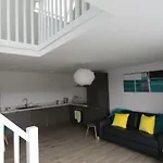 2 Serviced Apartments In Childwall-South Liverpool - Each Apartment Sleeps 6